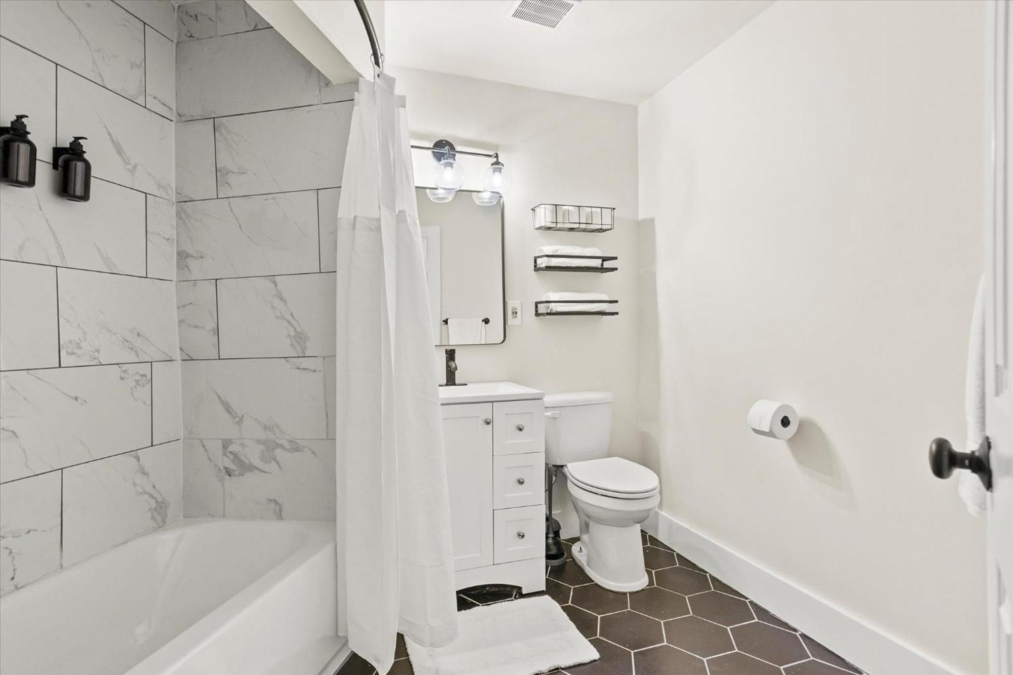Modern Studio Apartment Near Merrimack Park Huntsville Exterior photo