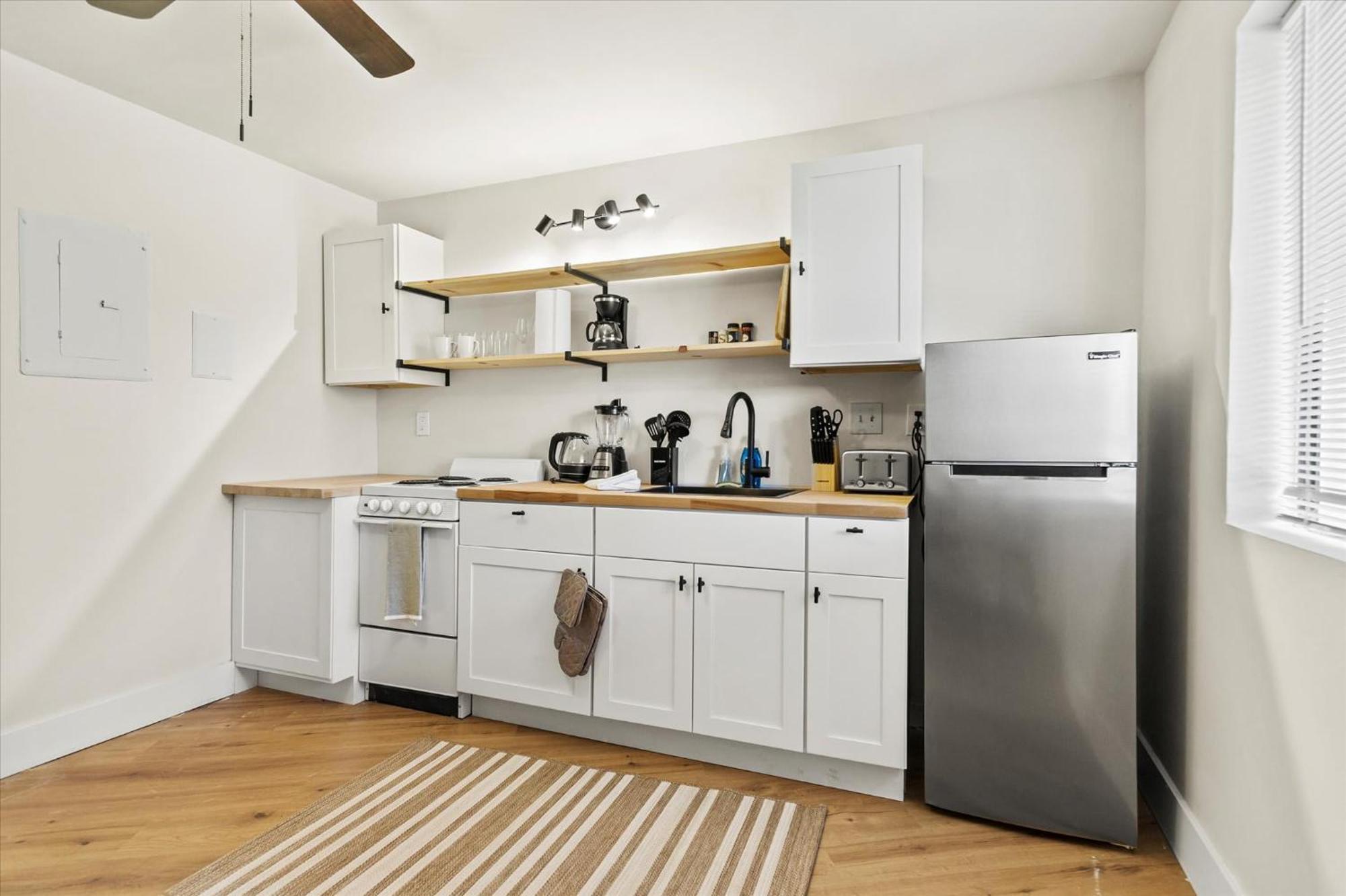 Modern Studio Apartment Near Merrimack Park Huntsville Exterior photo