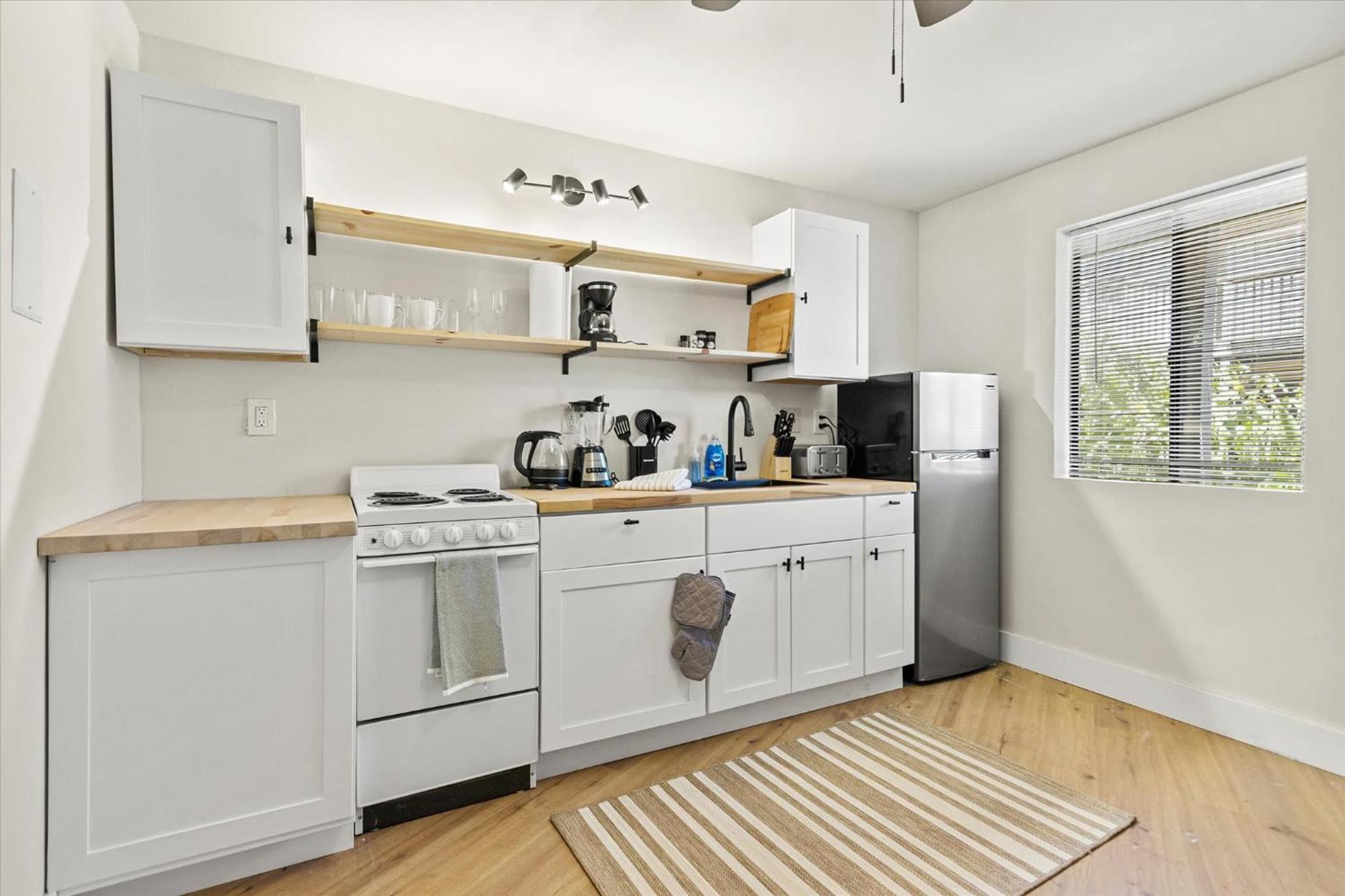 Modern Studio Apartment Near Merrimack Park Huntsville Exterior photo